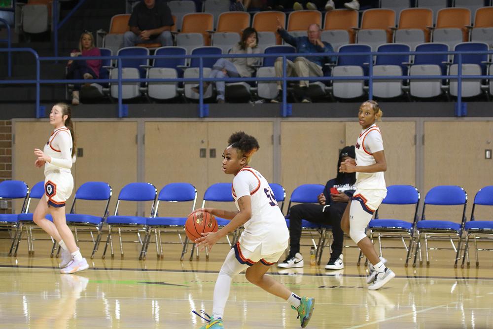 Layla Etchison (11), Emariah Grant (12) and Jaden Winfrey (21)